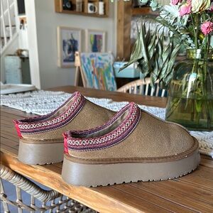 Brown Platform Slip-ons with Decorative Band and Sturdy Sole